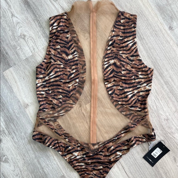 FashionNova Curve sheer one piece swimsuit 3X - Picture 3 of 4